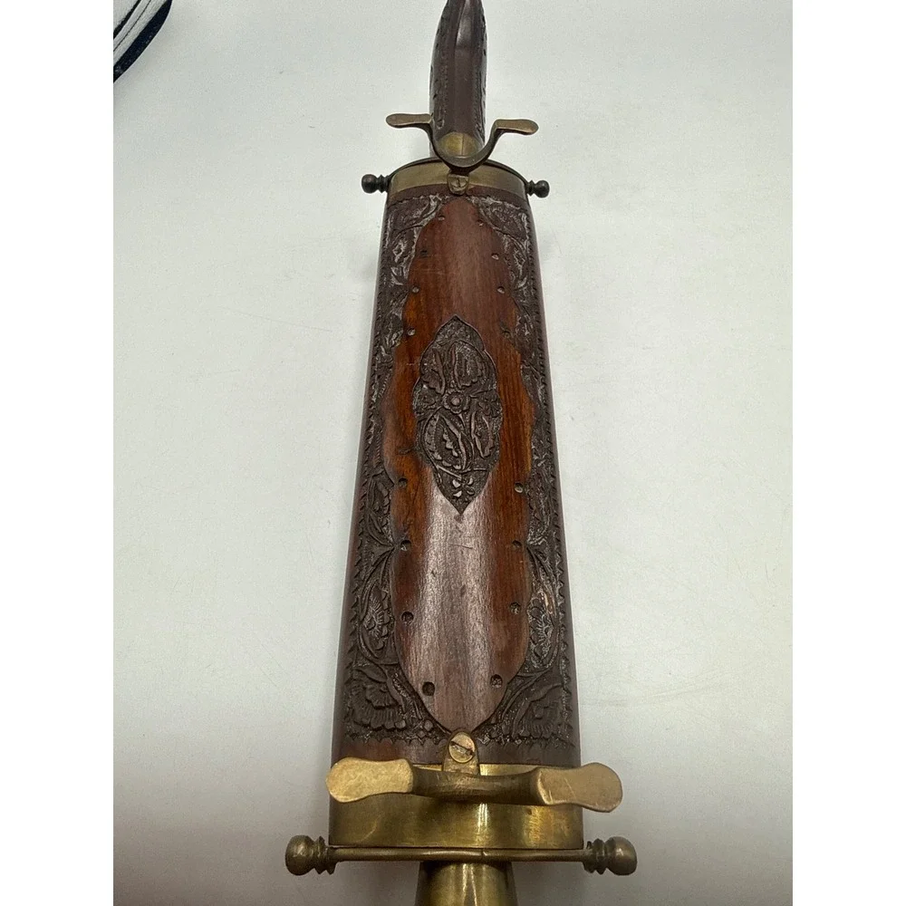 Unbranded vintage hand